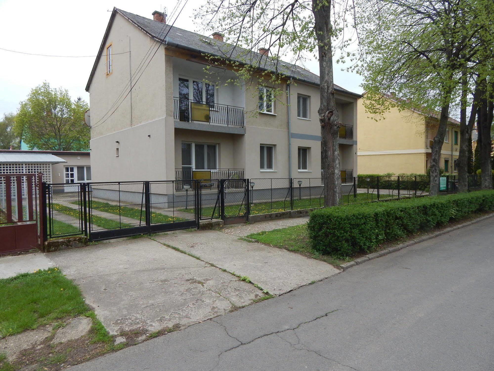 Hajdu Vendeghaz Guest house